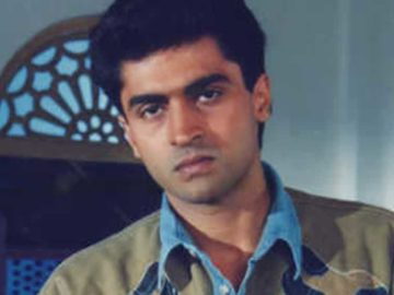 Mohnish Bahl played the antagonist in Maine Pyaar Kiya.